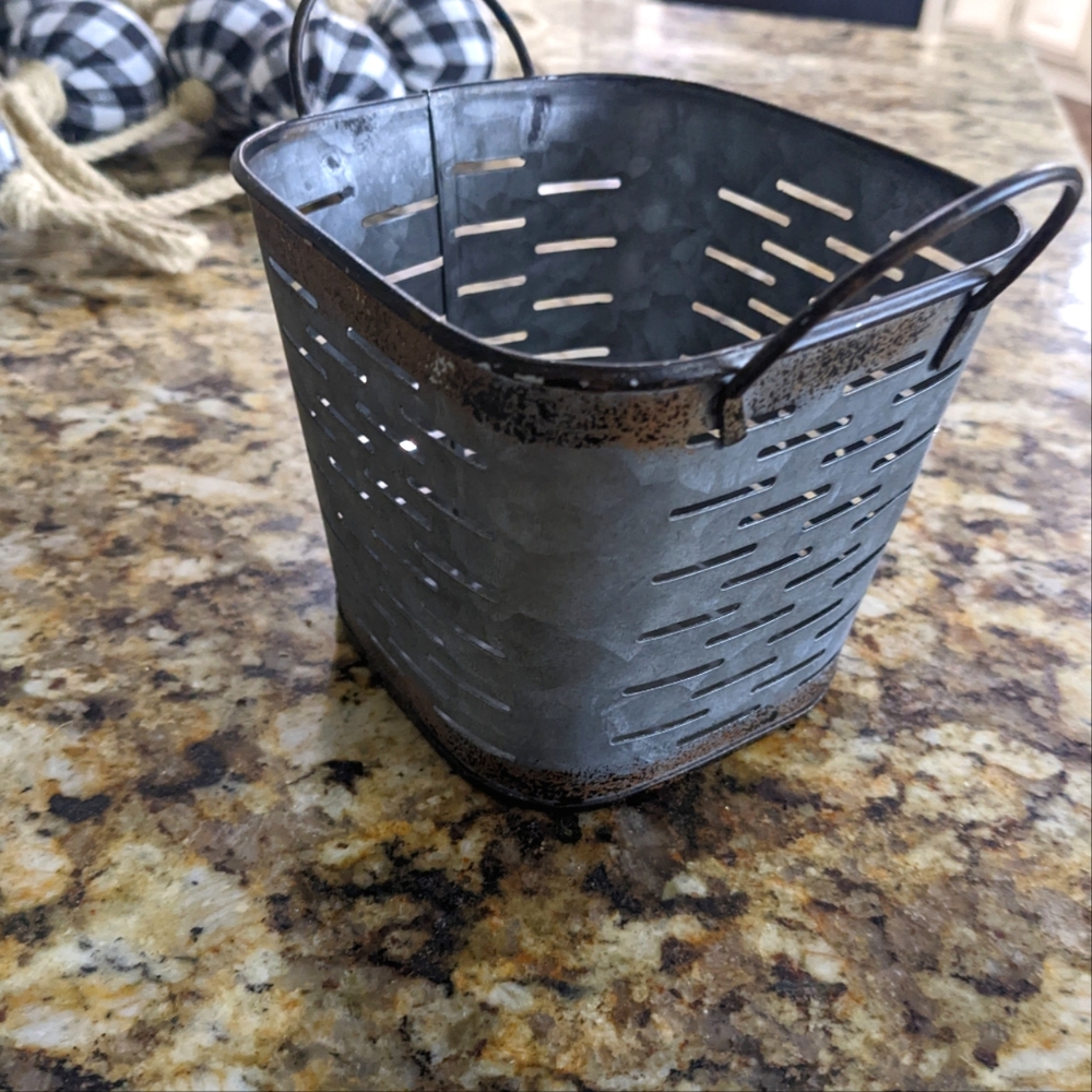FARMHOUSE GALVANIZED METAL BASKET